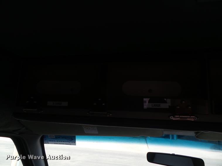 image for item K8083 1999 Ford Econoline E450 ambulance