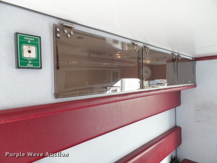 image for item K8083 1999 Ford Econoline E450 ambulance