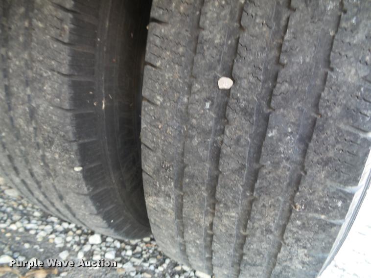 image for item K8083 1999 Ford Econoline E450 ambulance