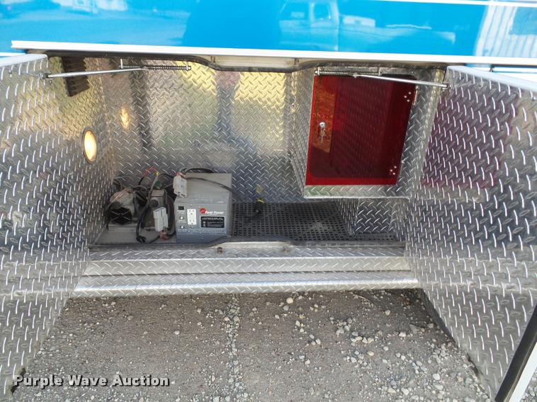 image for item K8083 1999 Ford Econoline E450 ambulance