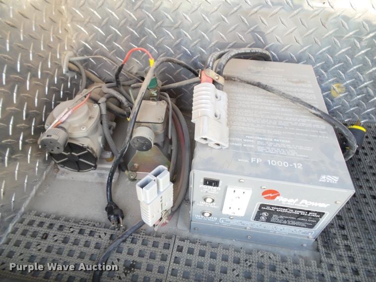 image for item K8083 1999 Ford Econoline E450 ambulance