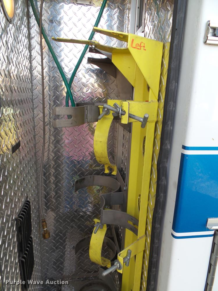 image for item K8083 1999 Ford Econoline E450 ambulance