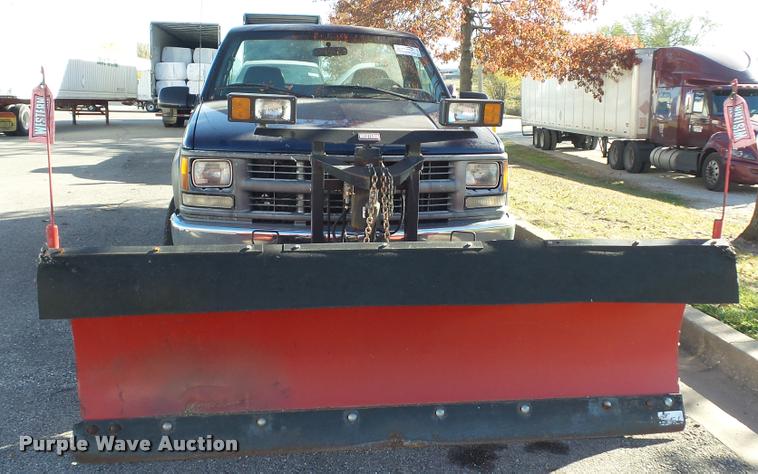 image for item K8098 2000 Chevrolet 2500 pickup truck
