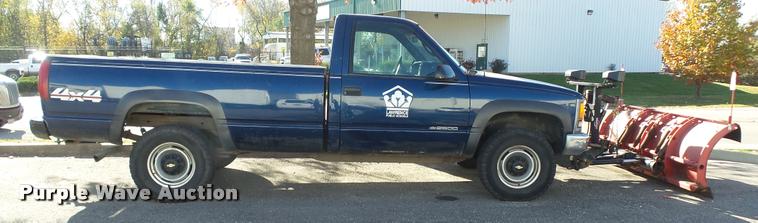 image for item K8098 2000 Chevrolet 2500 pickup truck