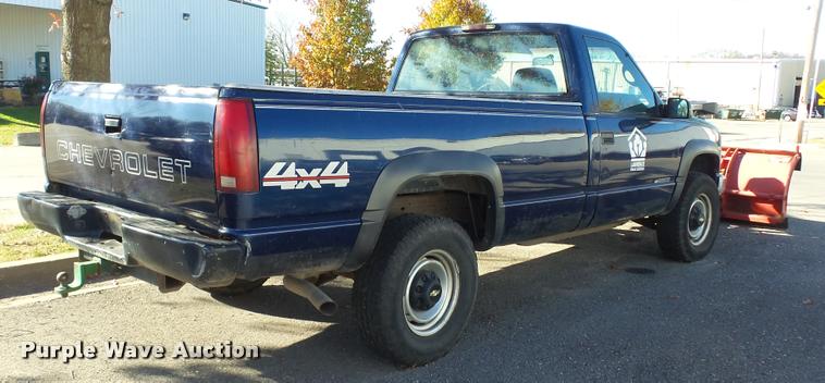 image for item K8098 2000 Chevrolet 2500 pickup truck