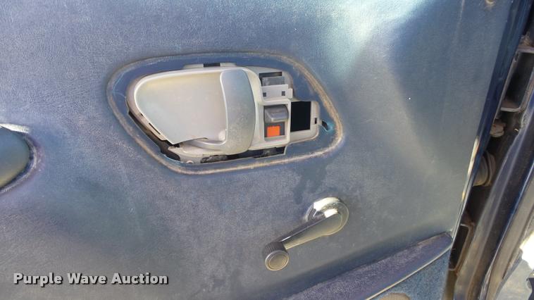 image for item K8098 2000 Chevrolet 2500 pickup truck