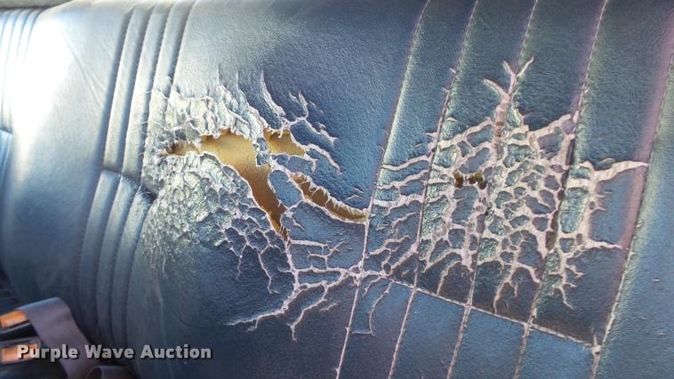 image for item K8098 2000 Chevrolet 2500 pickup truck