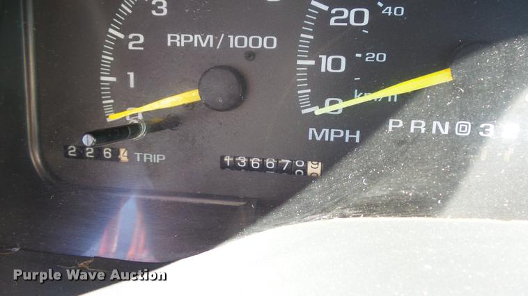 image for item K8098 2000 Chevrolet 2500 pickup truck