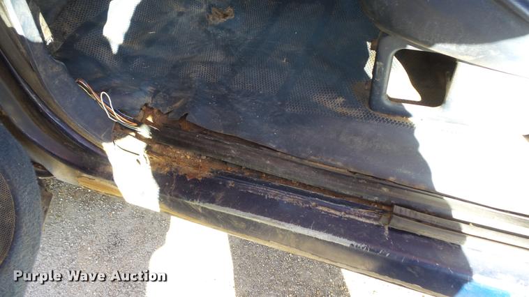 image for item K8098 2000 Chevrolet 2500 pickup truck