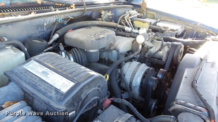 image for item K8098 2000 Chevrolet 2500 pickup truck