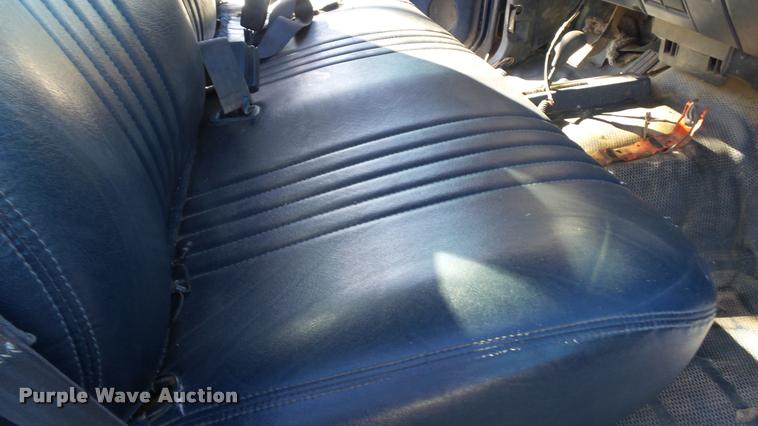 image for item K8098 2000 Chevrolet 2500 pickup truck