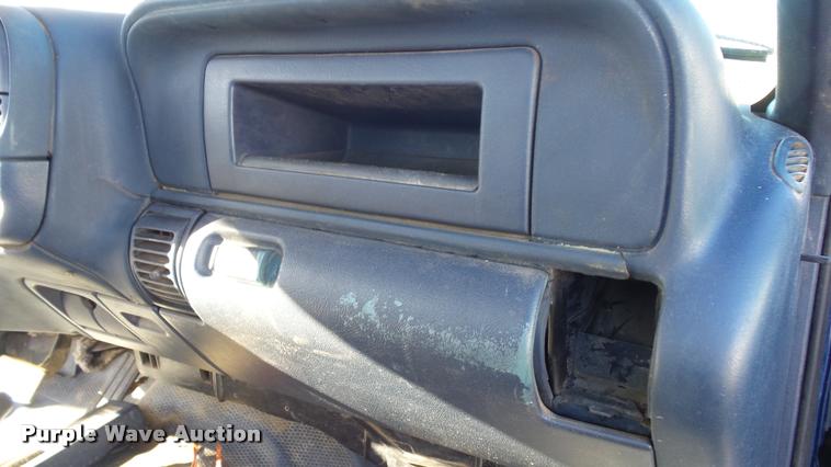 image for item K8098 2000 Chevrolet 2500 pickup truck