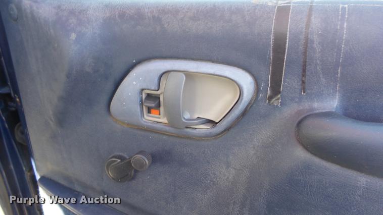 image for item K8098 2000 Chevrolet 2500 pickup truck