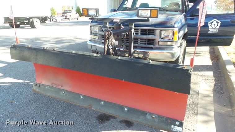 image for item K8098 2000 Chevrolet 2500 pickup truck