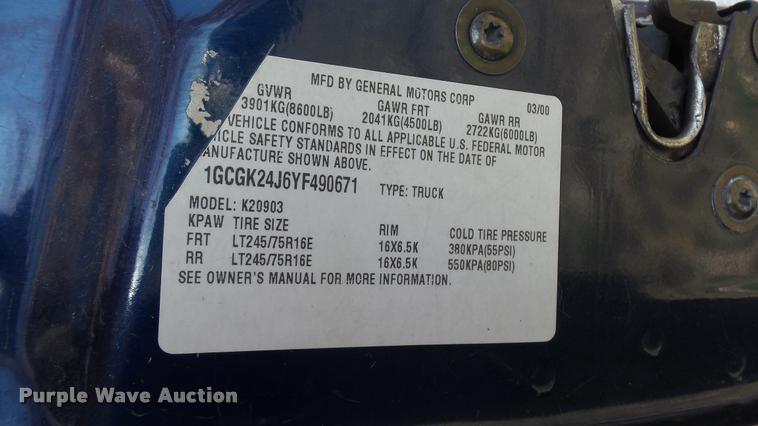 image for item K8098 2000 Chevrolet 2500 pickup truck