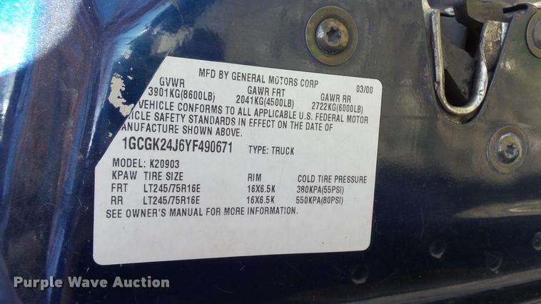 image for item K8098 2000 Chevrolet 2500 pickup truck