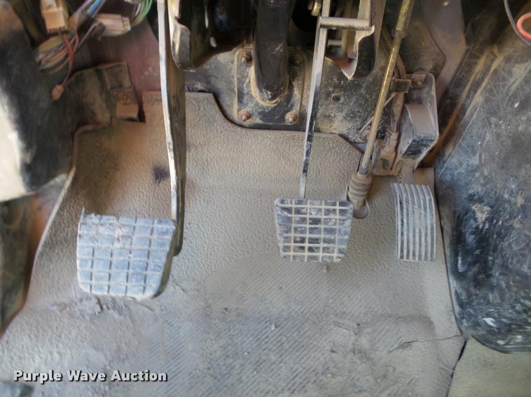 image for item K8110 2004 International 7400 dump truck