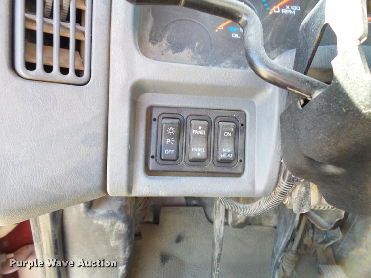 image for item K8110 2004 International 7400 dump truck