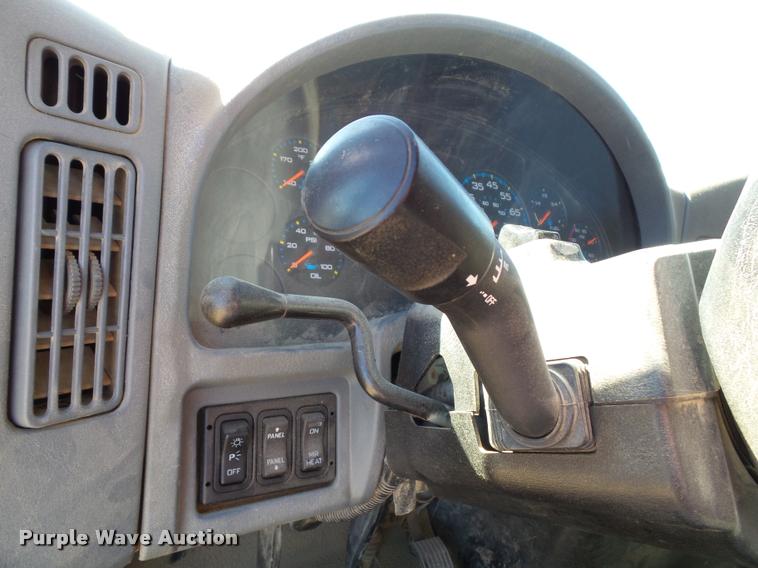 image for item K8110 2004 International 7400 dump truck