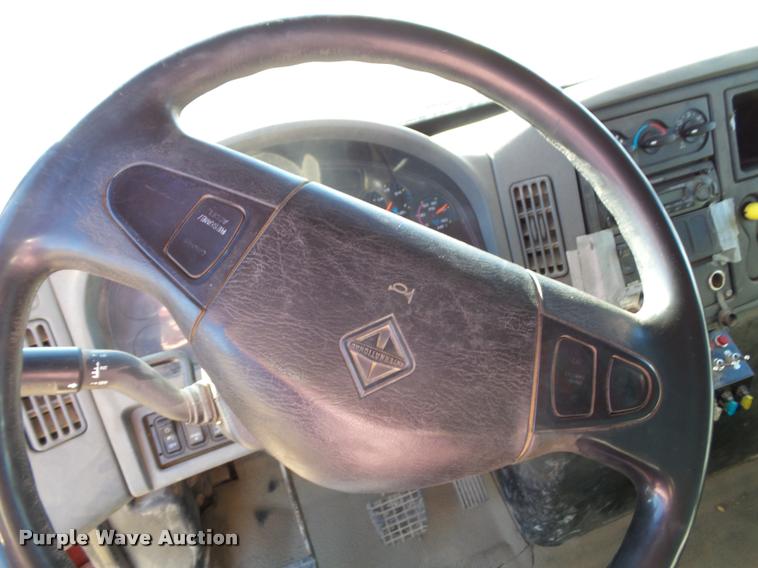 image for item K8110 2004 International 7400 dump truck