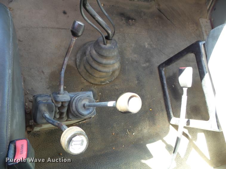 image for item K8110 2004 International 7400 dump truck