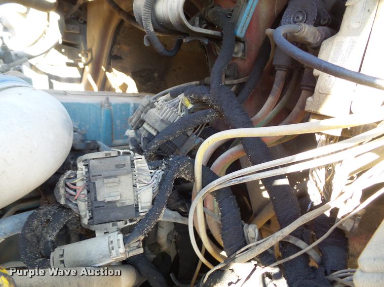 image for item K8110 2004 International 7400 dump truck