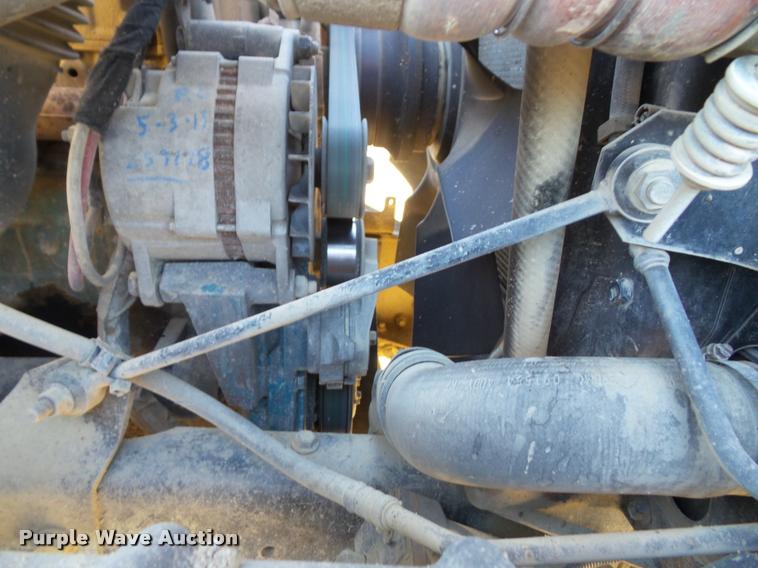 image for item K8110 2004 International 7400 dump truck