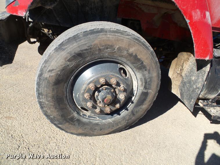 image for item K8110 2004 International 7400 dump truck