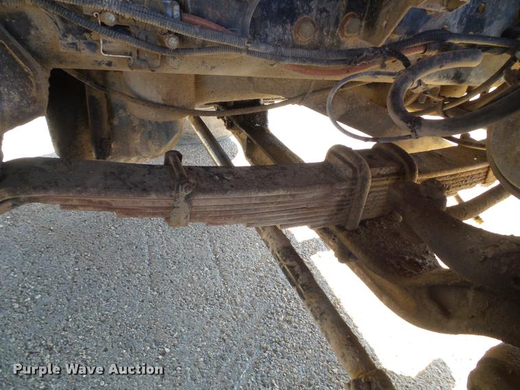 image for item K8110 2004 International 7400 dump truck