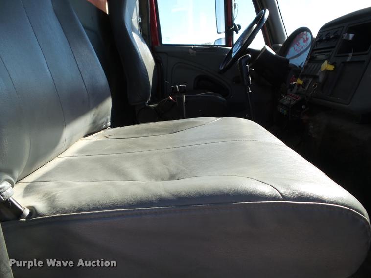 image for item K8110 2004 International 7400 dump truck