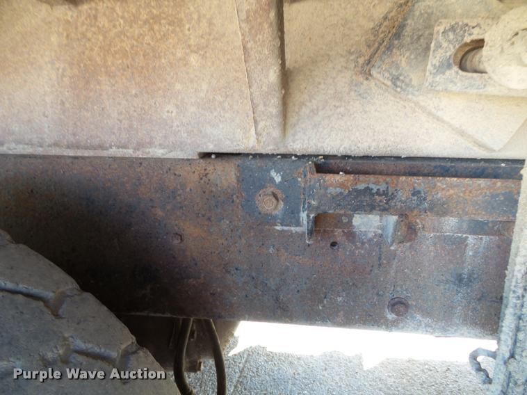 image for item K8110 2004 International 7400 dump truck