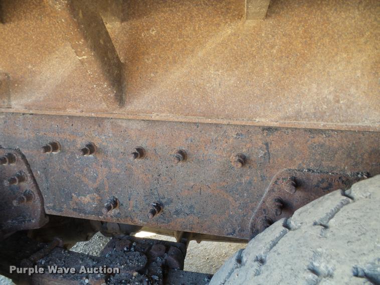 image for item K8110 2004 International 7400 dump truck