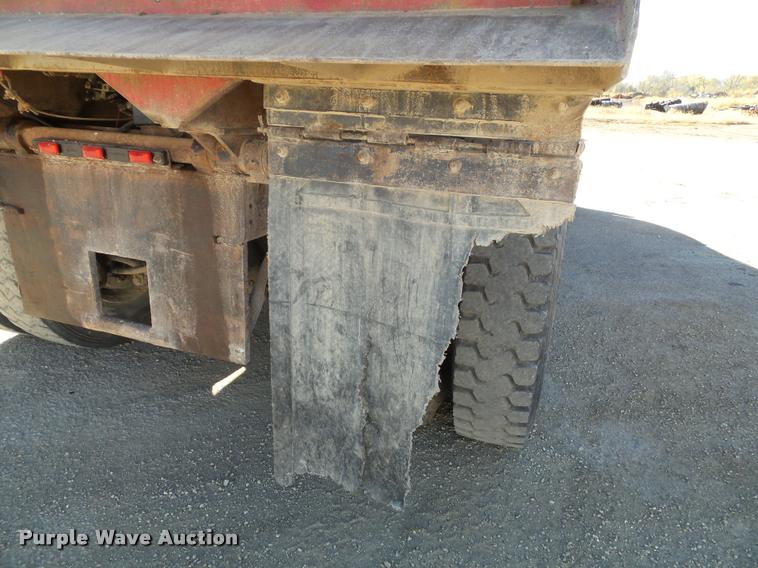 image for item K8110 2004 International 7400 dump truck