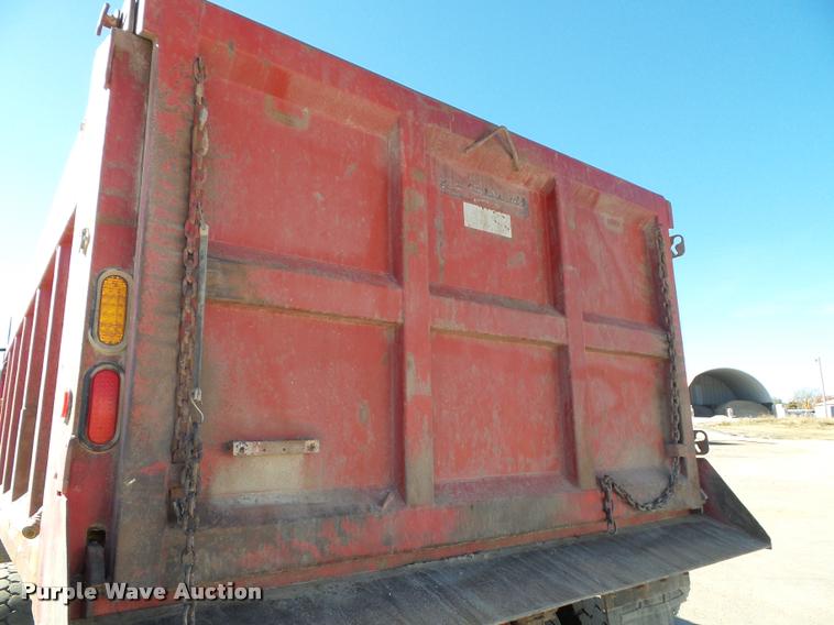 image for item K8110 2004 International 7400 dump truck