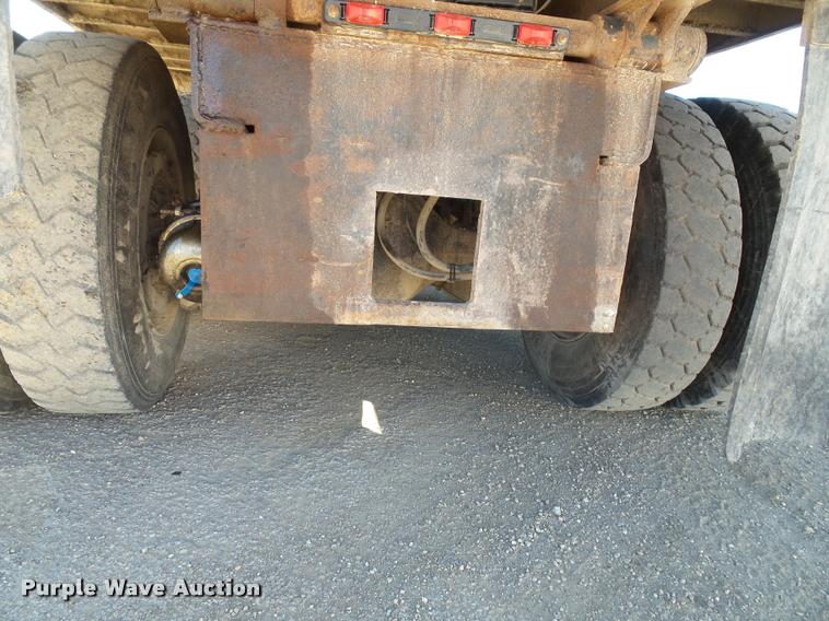 image for item K8110 2004 International 7400 dump truck