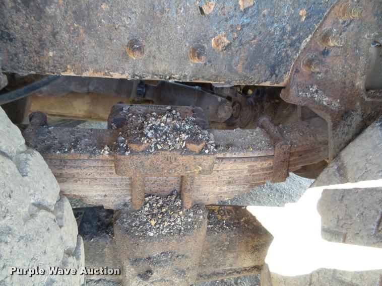 image for item K8110 2004 International 7400 dump truck