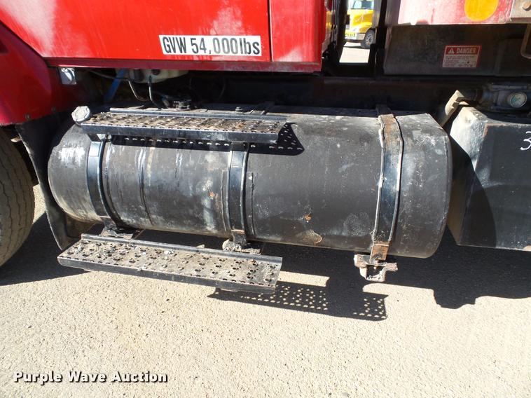 image for item K8110 2004 International 7400 dump truck