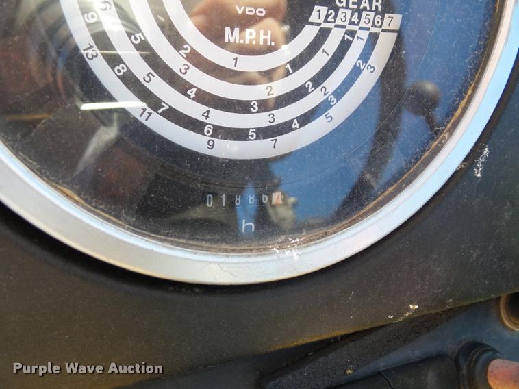 image for item K8116 John Deere 2355 tractor