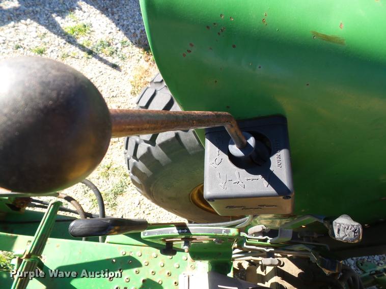 image for item K8116 John Deere 2355 tractor