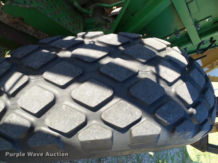 image for item K8116 John Deere 2355 tractor