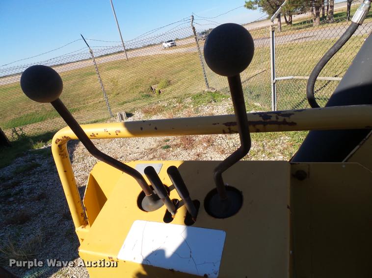 image for item K8116 John Deere 2355 tractor