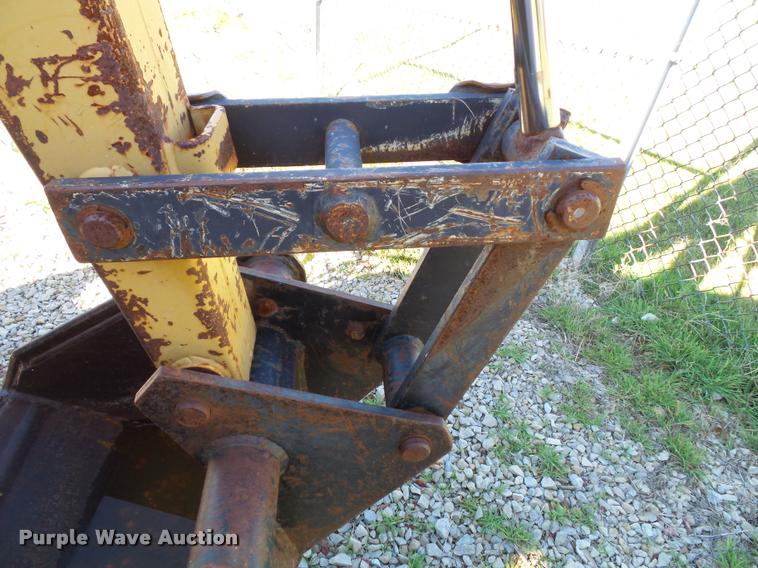 image for item K8116 John Deere 2355 tractor