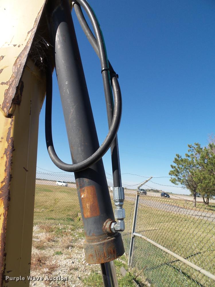 image for item K8116 John Deere 2355 tractor