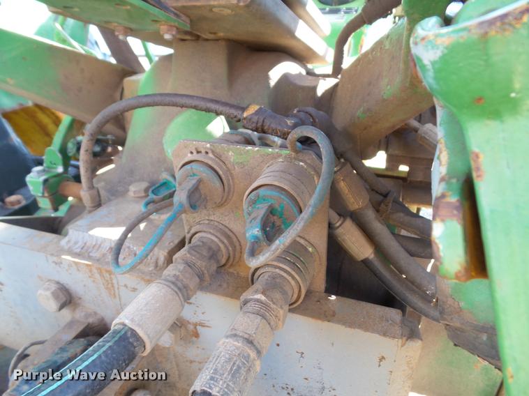 image for item K8116 John Deere 2355 tractor