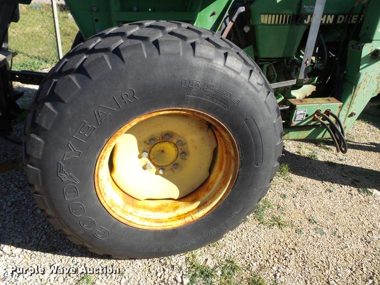 image for item K8116 John Deere 2355 tractor