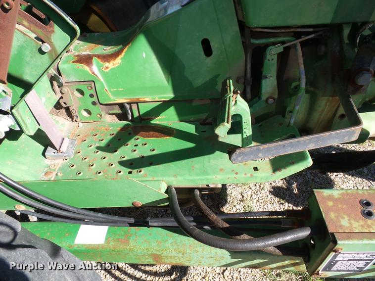 image for item K8116 John Deere 2355 tractor