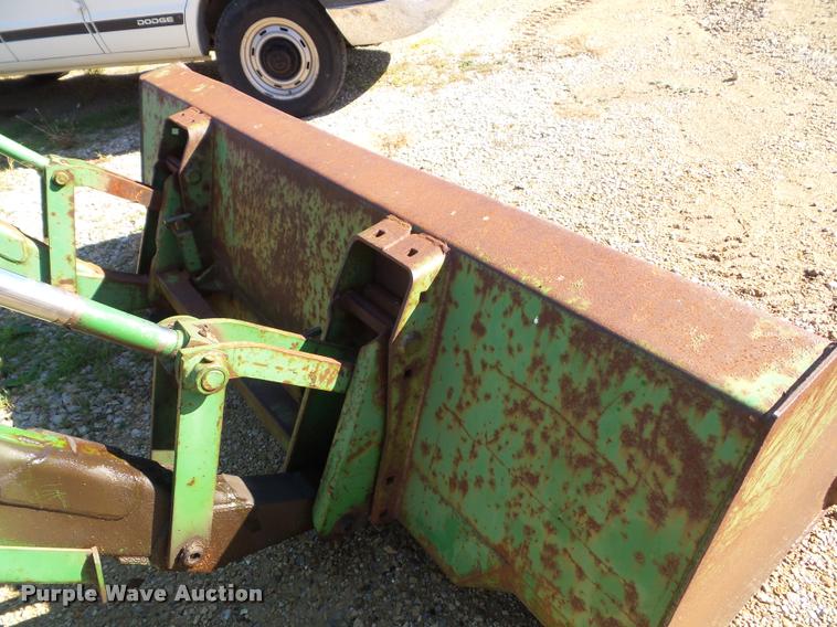 image for item K8116 John Deere 2355 tractor