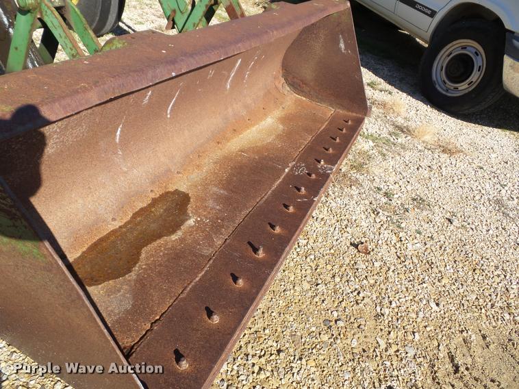 image for item K8116 John Deere 2355 tractor