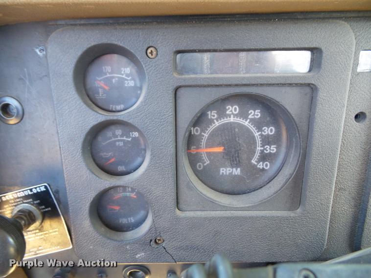 image for item K8117 1987 International S1900 bucket truck