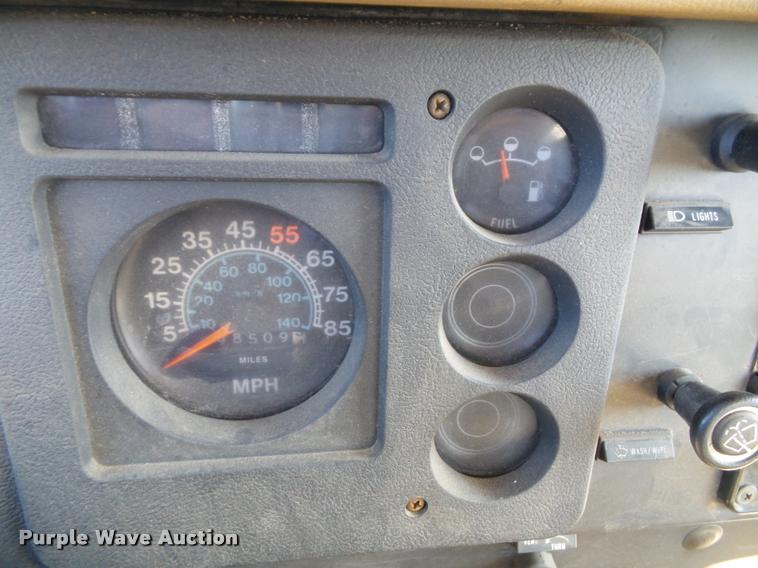 image for item K8117 1987 International S1900 bucket truck